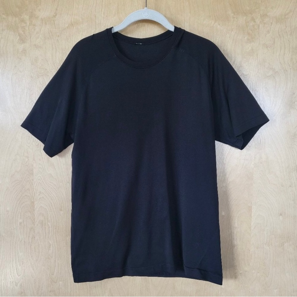 Lululemon Men's Short Sleeve Tee Shirt Black Size Medium
